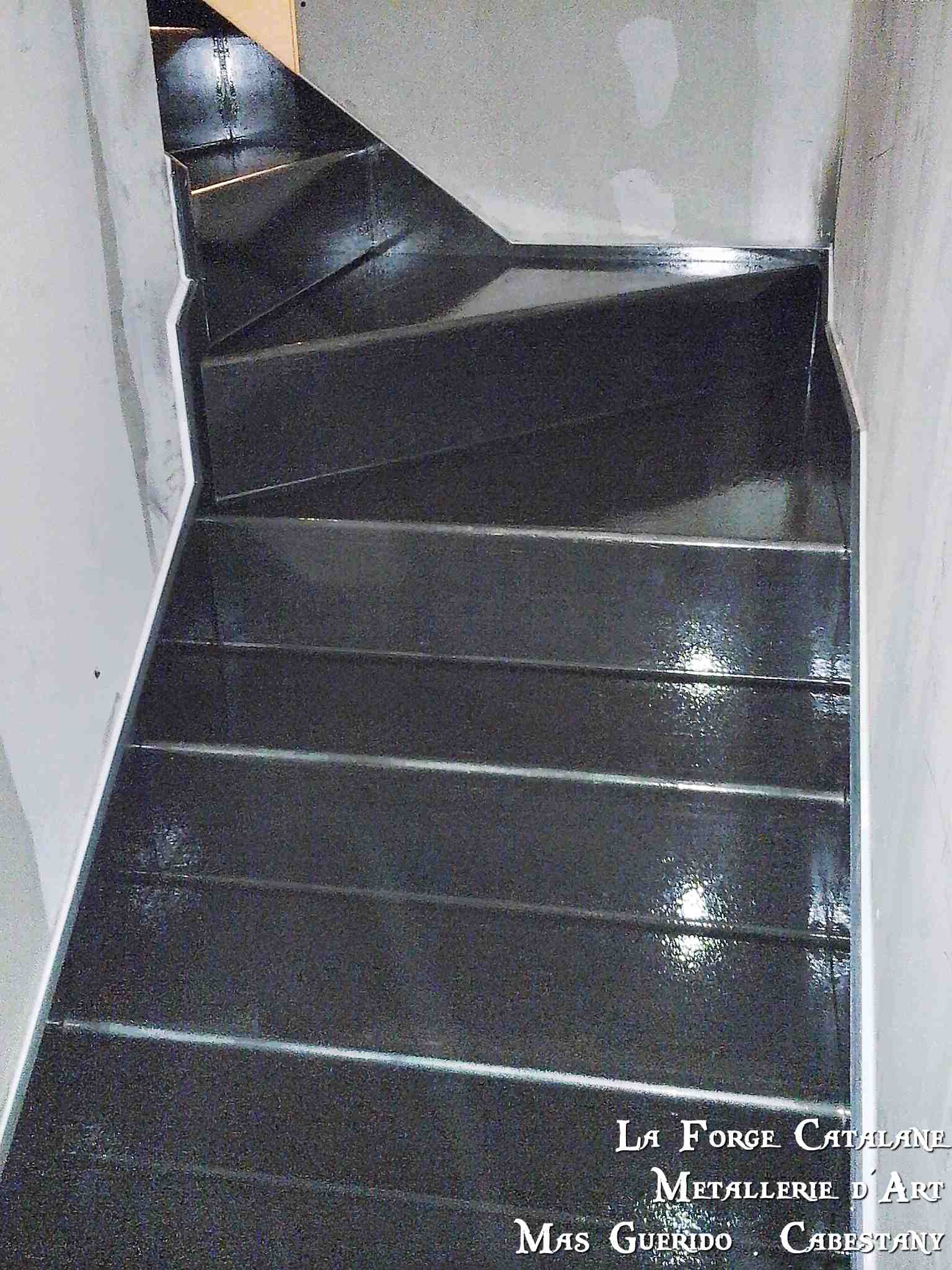 esclaier tole pliee quart tournant thermolaquage forge catalane.jpg